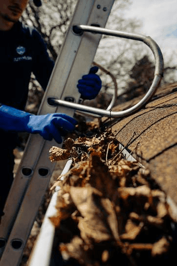 Gutter Cleaning Toronto